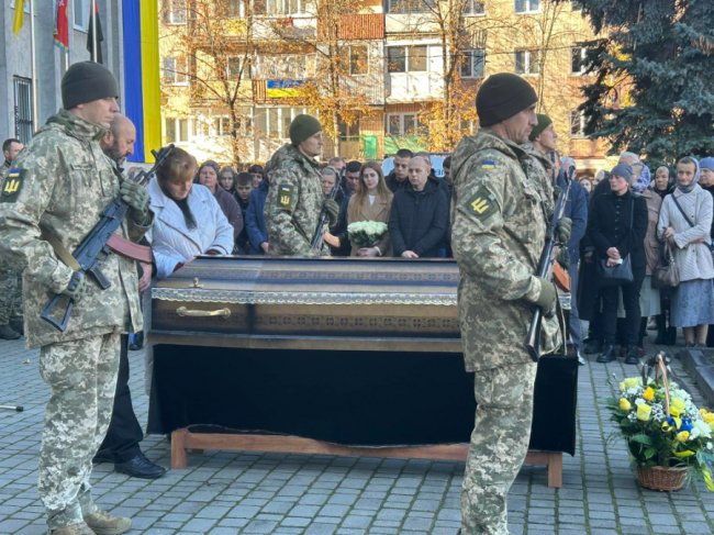 Назавжди 22: у Ковелі поховали Героя Марка Данилюка