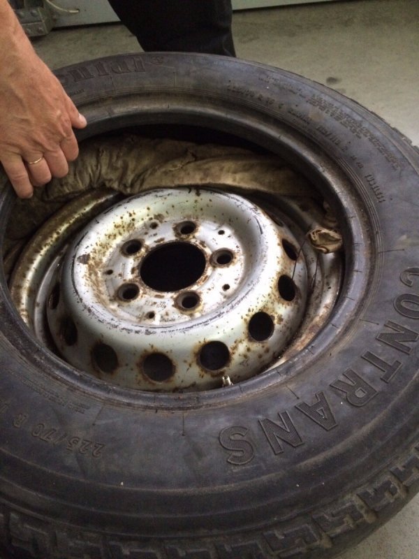 На Ягодині затримали Фольксваген з майже 7 кг бурштину. ВІДЕО. ФОТО