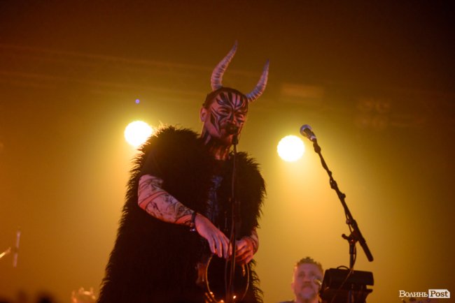 Гурт «Танок на Майдані Конґо» приїхав у Луцьк із вертепом. ФОТО