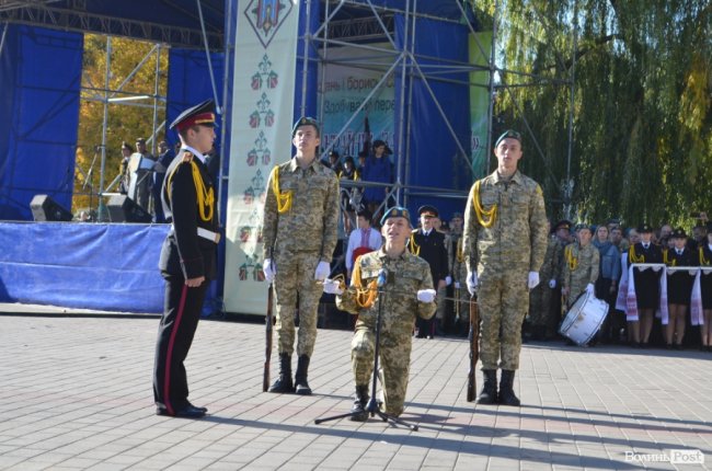 «Нам є що захищати»: урочиста посвята ліцеїстів у Луцьку.  ФОТО
