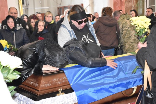 Полеглі Герої: у Луцьку попрощалися з Валентином Кравцем та Максимом Діковим