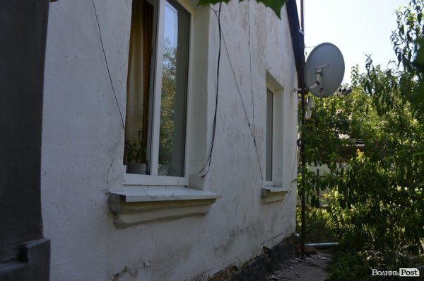 Зі стін «злазить» шпакля