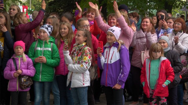 Розіграші, вікторини та артисти з Києва: у Шацьку відгуляли День селища. ФОТО. ВІДЕО