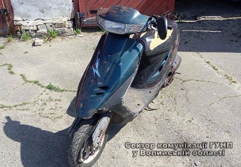 На Волині злодії найняли автомобіль, щоб перевезти вкрадений скутер. ФОТО 