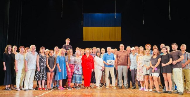 Луцький драмтеатр придбав квадрокоптер для волинських військових, які захищають Україну