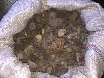 У Луцьку в автівці знайшли бурштину на понад пів мільйона гривень. ФОТО