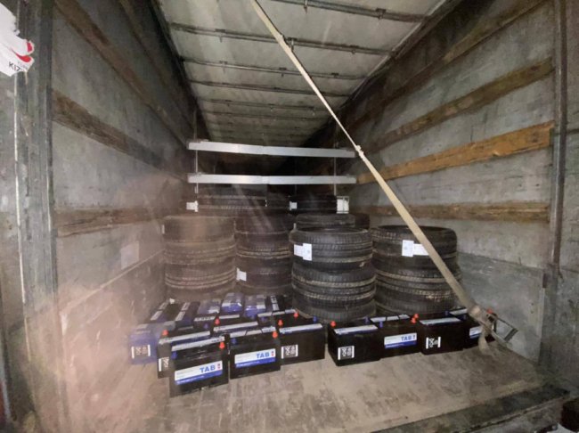 Волинь відправила шини та автомобільні акумулятори на передову. ФОТО