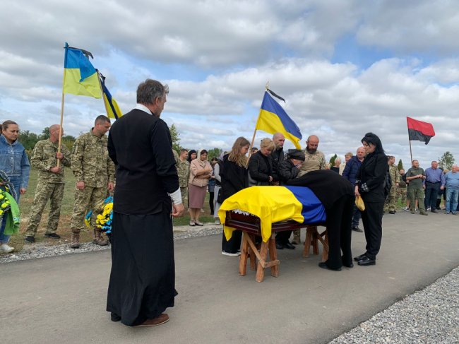 Провели в останню путь Героя Валерія Борсука з Волині