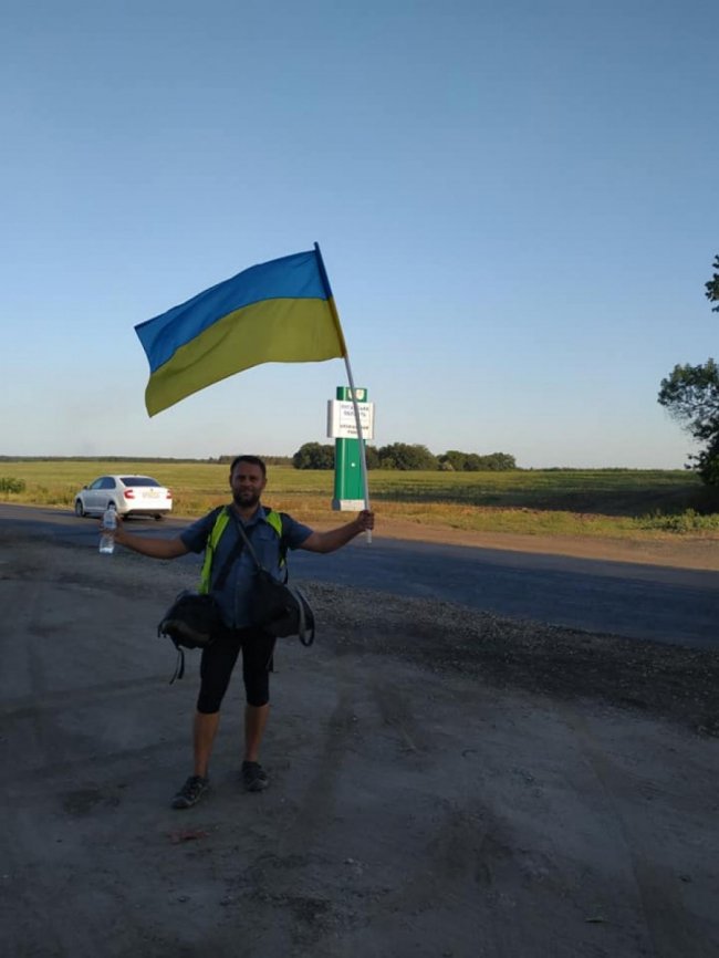 Відомий луцький волонтер вирушив у пішу патріотичну мандрівку. ФОТО. ВІДЕО