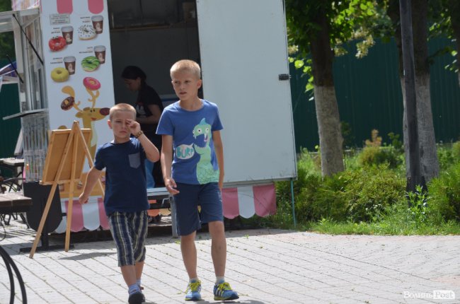 Дітям атовців влаштували екскурсію Луцьким зоопарком