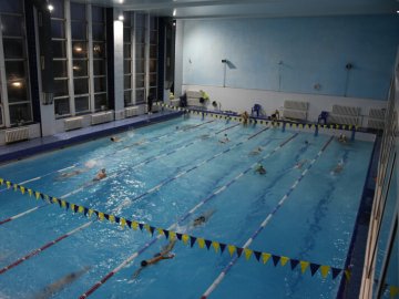 У Луцьку через низку скарг батьків перевірили центральний басейн