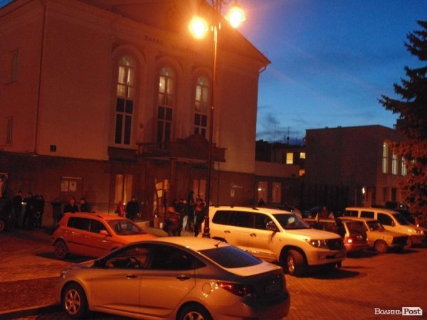 Лучани вийшли на протест. ФОТО