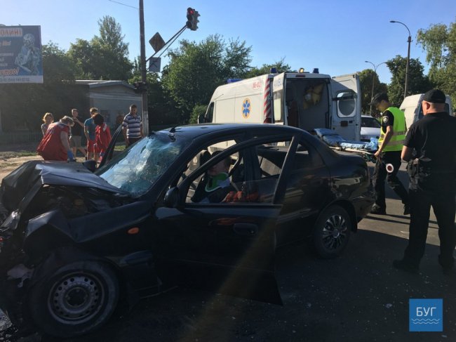 На Волині зіткнулися легковик та вантажівка, є потерпілі. ФОТО. ВІДЕО