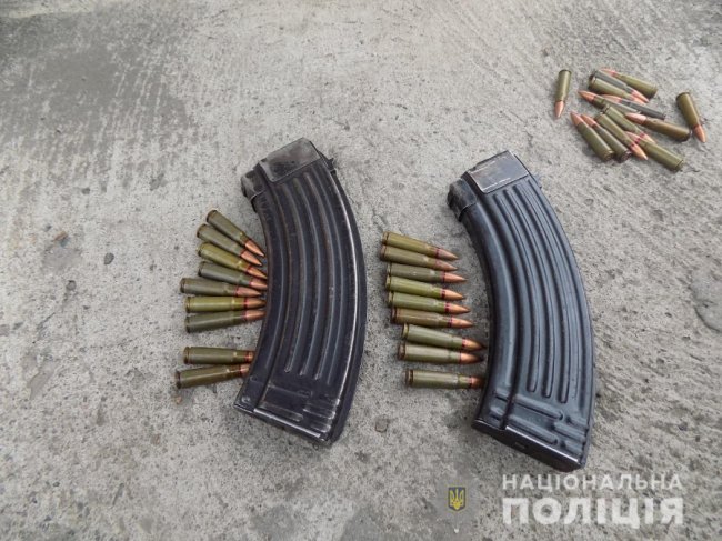 На Закарпатті затримали озброєного лучанина. ФОТО