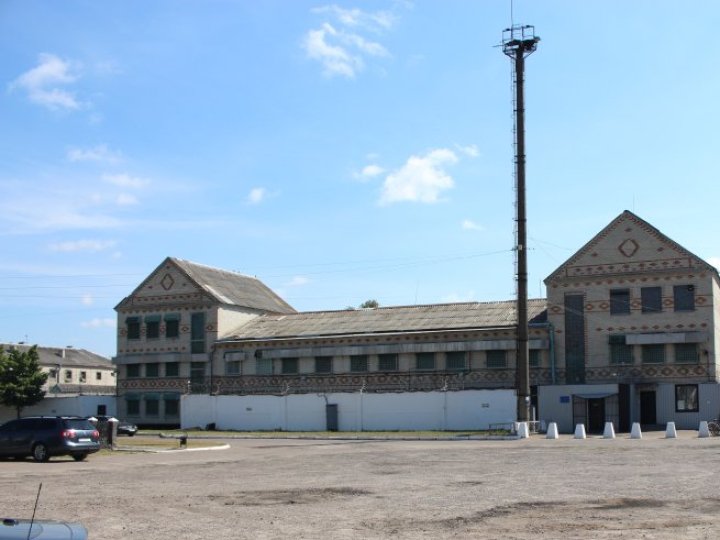 Засуджений не захотів прибирати територію колонії у Маневичах і за це отримав новий термін