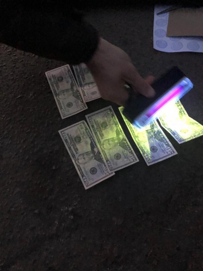 На Волині на хабарі у 350 доларів погорів прикордонник. ФОТО