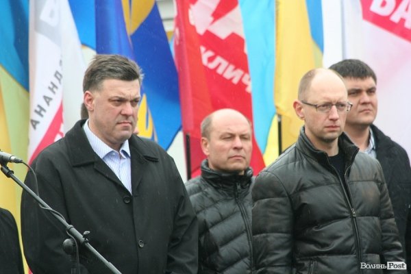 «Вставай, Україно» у Луцьку: обличчя протесту. ФОТО