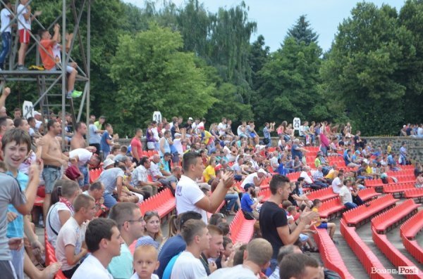 «Волинь» – «Шахтар»: як лучани вболівали на «Авангарді». ФОТО