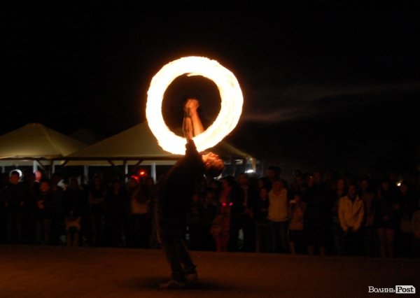 Вогнем і піротехнікою Луцьк відсалютував Перемозі