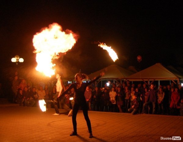 Вогнем і піротехнікою Луцьк відсалютував Перемозі