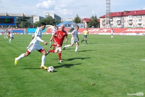 Матч поколінь в Луцьку: ветерани «Волині» проти сучасників. ФОТО
