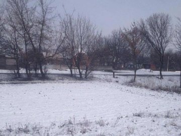 Частину України засипало снігом