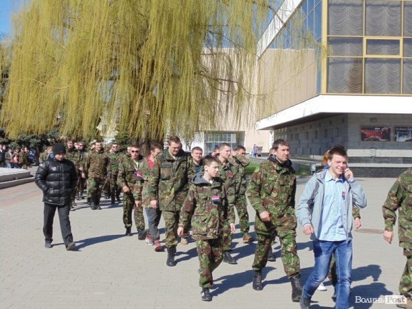 «Зраді стоп!» – Народне віче у Луцьку. ФОТО