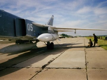 Останні фронтові бомбардувальники Су-24 у Луцьку. ФОТО
