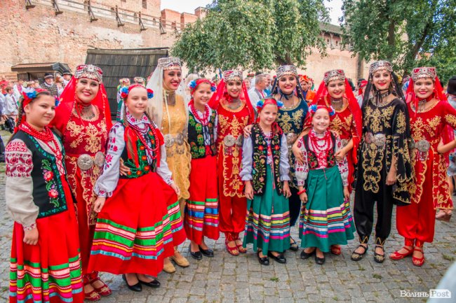 Від Мексики до Індії: грандіозний міжнародний фестиваль стартував у Луцьку. ФОТО