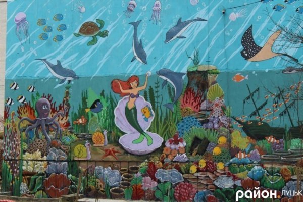 У Луцьку художник створив кольорову казку