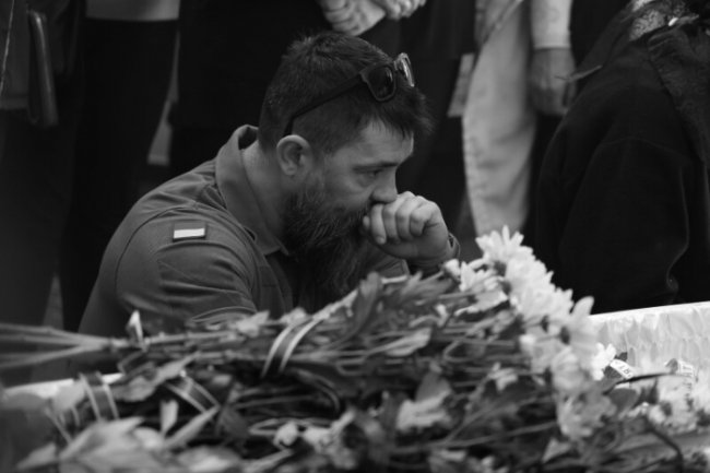 Лучани провели в останню путь Героя Володимира Бессонова