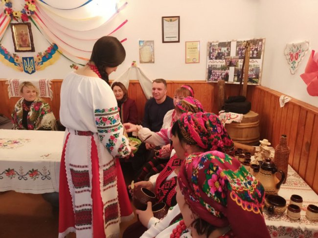 Калита, пісні та гадання: у селі на Волині святкували Андріївські вечорниці. ФОТО, ВІДЕО