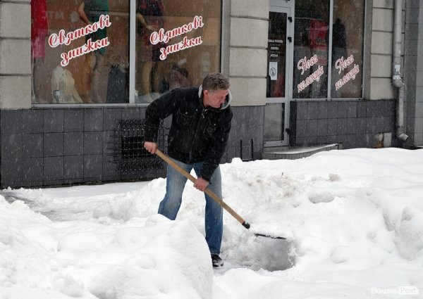 Луцьк знов у снігу. ФОТО