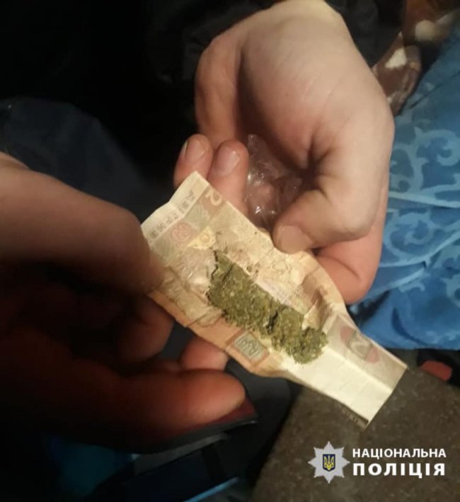 На Волині за минулу добу викрили декілька чоловіків, які мали при собі наркотики