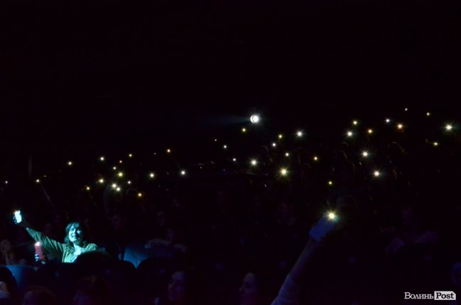 Новорічні хіти та казкова енергетика: як лучан розважали LeoBand Orchestra. ФОТОРЕПОРТАЖ