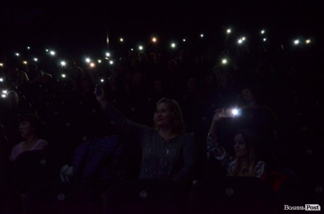 Новорічні хіти та казкова енергетика: як лучан розважали LeoBand Orchestra. ФОТОРЕПОРТАЖ