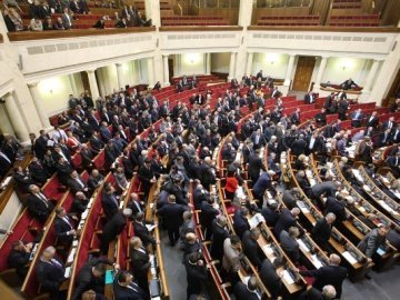 Адвокат подав у суд на Верховну Раду за відставку Януковича