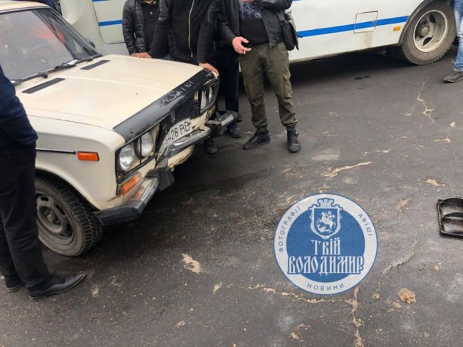 У місті на Волині «поцілувалися» ВАЗ і Volvo