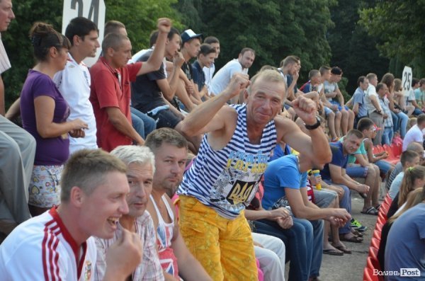«Волинь» – «Шахтар»: як лучани вболівали на «Авангарді». ФОТО
