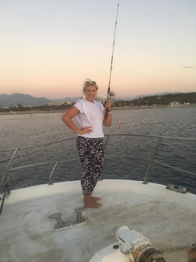 Волинський депутат порибалив на берегах Туреччини. ФОТО