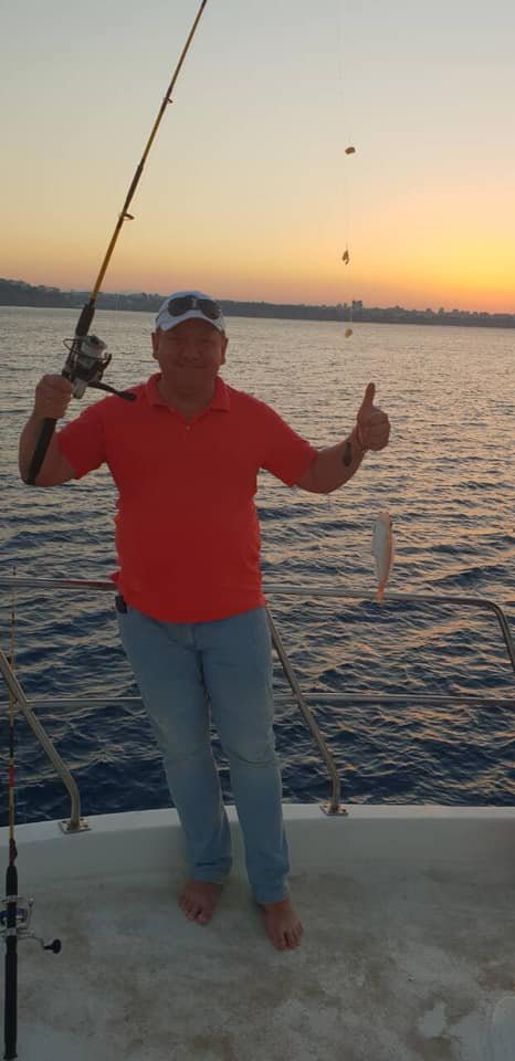 Волинський депутат порибалив на берегах Туреччини. ФОТО