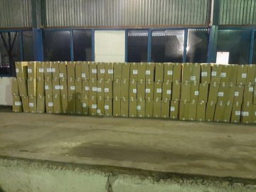 На Волині у вантажівці знайшли «замуровані» у піноблоках контрабандні сигарети. ФОТО. ВІДЕО