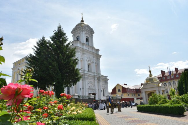 Загинув на Сумщині: у Луцьку попрощалися з Героєм Олександром Лижнюком