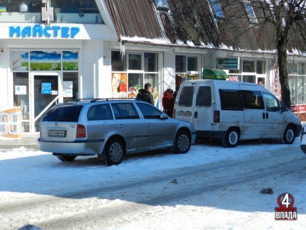 Як паркуються в Луцьку. ФОТО