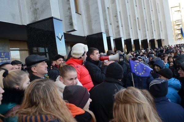 Другий день Нового Майдану у Луцьку. ФОТО
