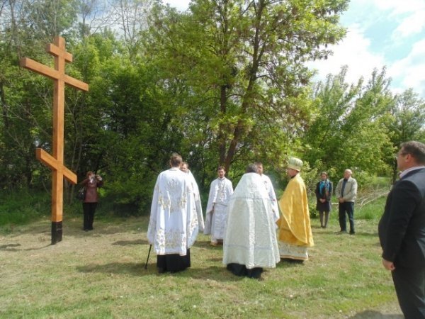 Від усякого зла: на межі Волині і Рівненщини встановили хрест
