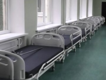 У «коронавірусний» шпиталь луцького пологового шукають працівників: потрібно пів тисячі медиків