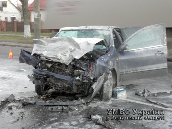 У жахливій аварії на Володимирській - ще одна смерть. ФОТО
