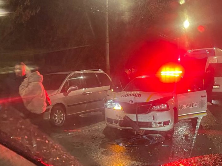 У Луцьку в ДТП потрапив автомобіль поліції. ФОТО