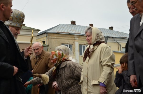 У Луцьку святять паску. ФОТО
